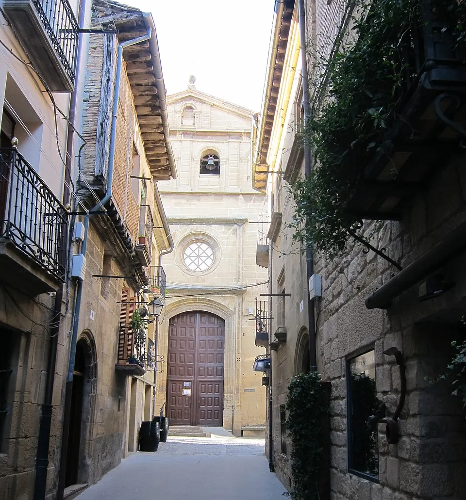 Pórtico policromado de Santa María de los Reyes