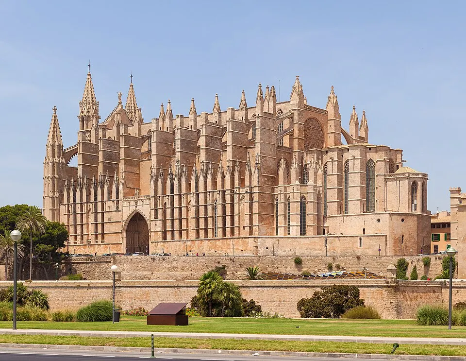 Catedral de Mallorca frente al mar