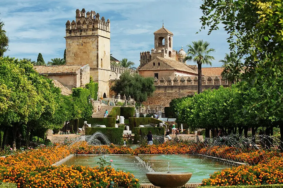 Jardines con estanques del Alcázar de los Reyes Cristianos