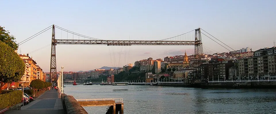 Puente Bizkaia entre Getxo y Portugalete
