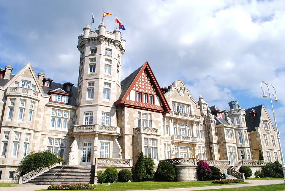 Palacio de la Magdalena sobre la península
