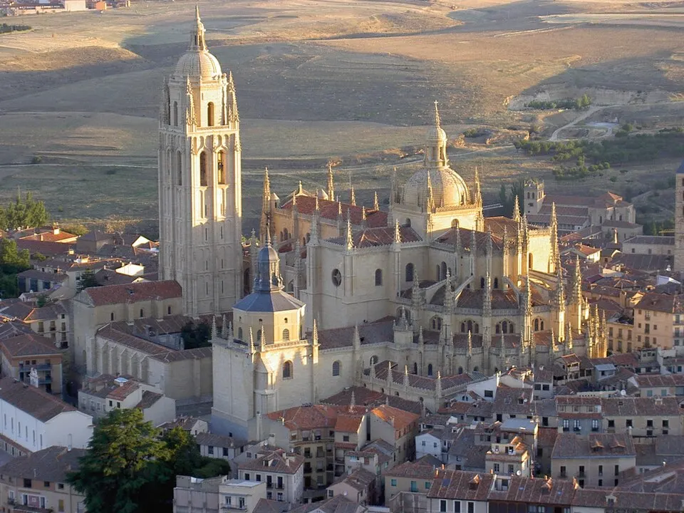 Catedral de Segovia desde la Plaza Mayor
