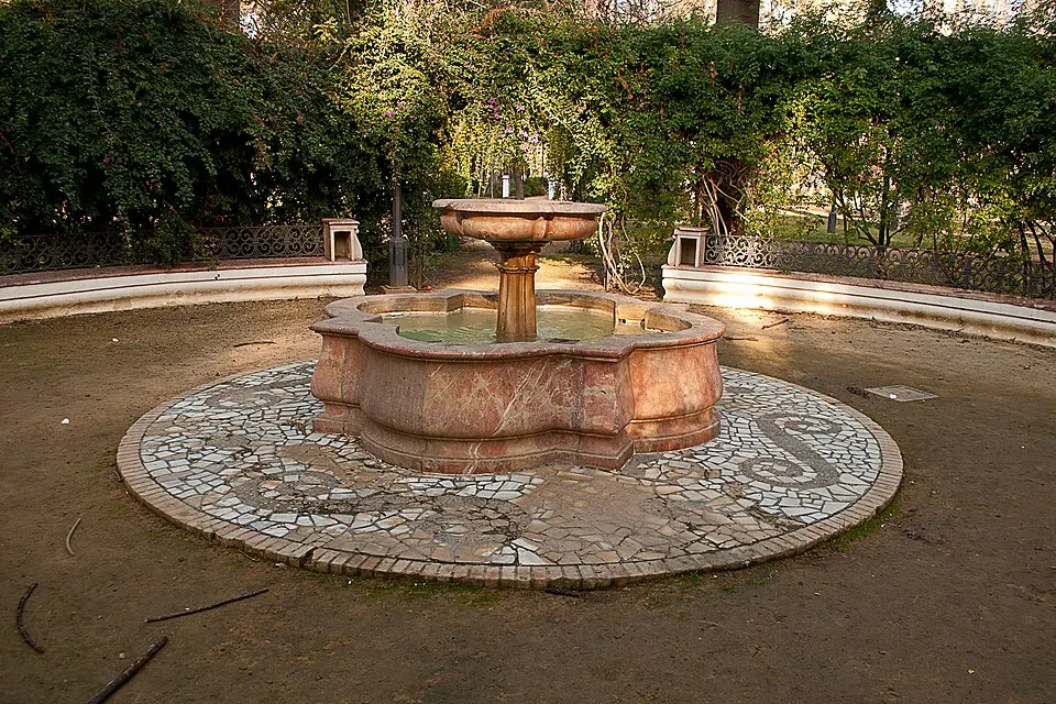Glorieta de azulejo en el Parque de María Luisa