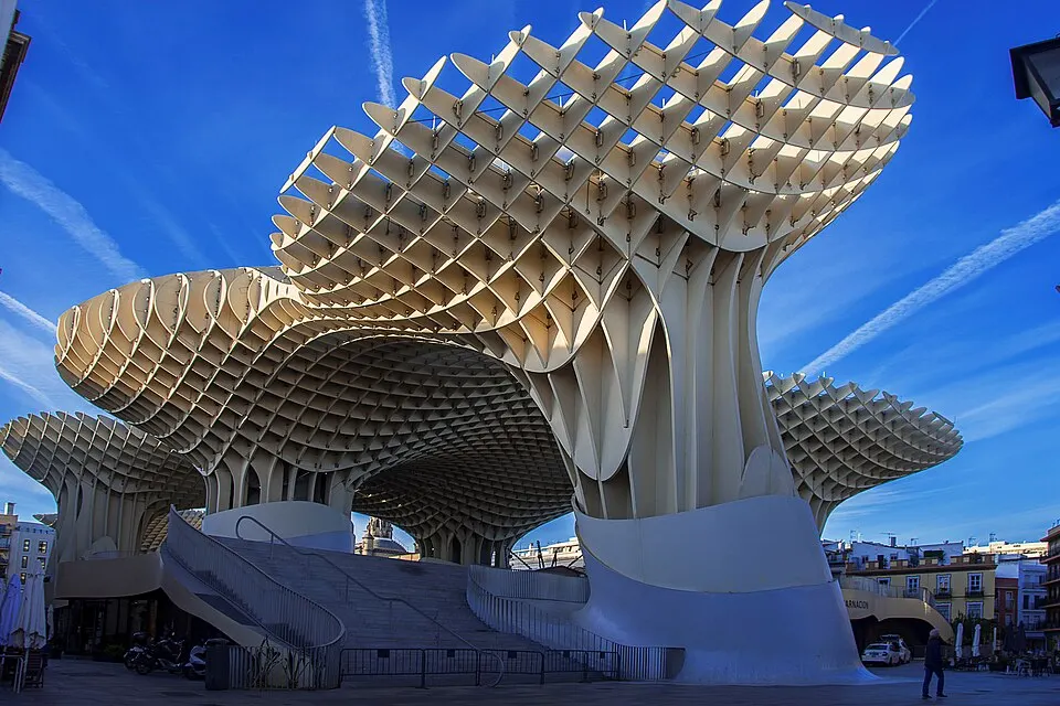 Estructura de madera de las Setas de Sevilla sobre la plaza de la Encarnación
