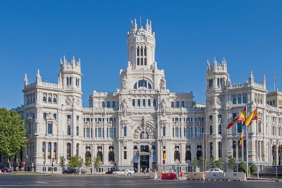 Palacio de Cibeles y la fuente de la Cibeles