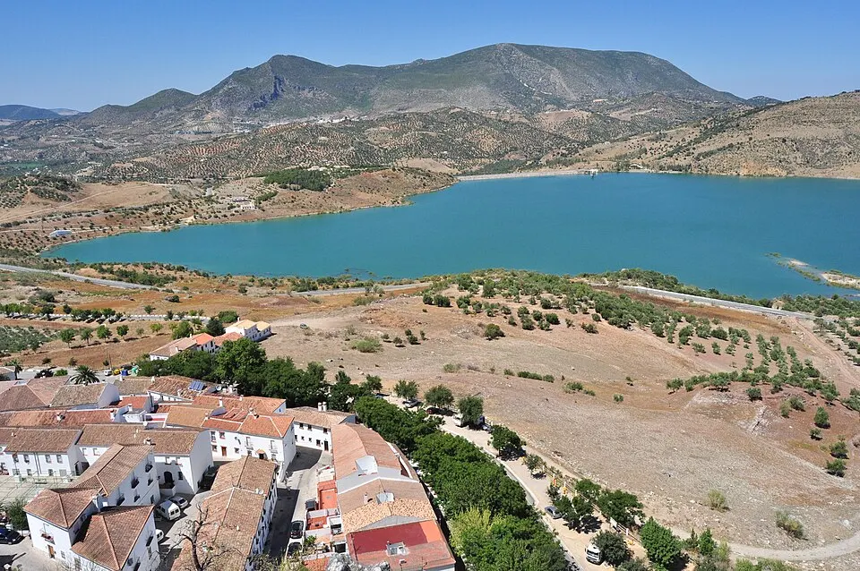 Zahara de la Sierra y su castillo