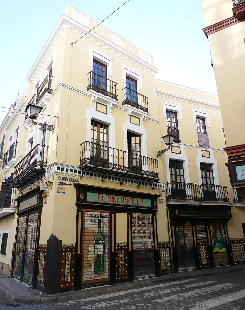 Fachada de El Rinconcillo, el bar más antiguo de Sevilla