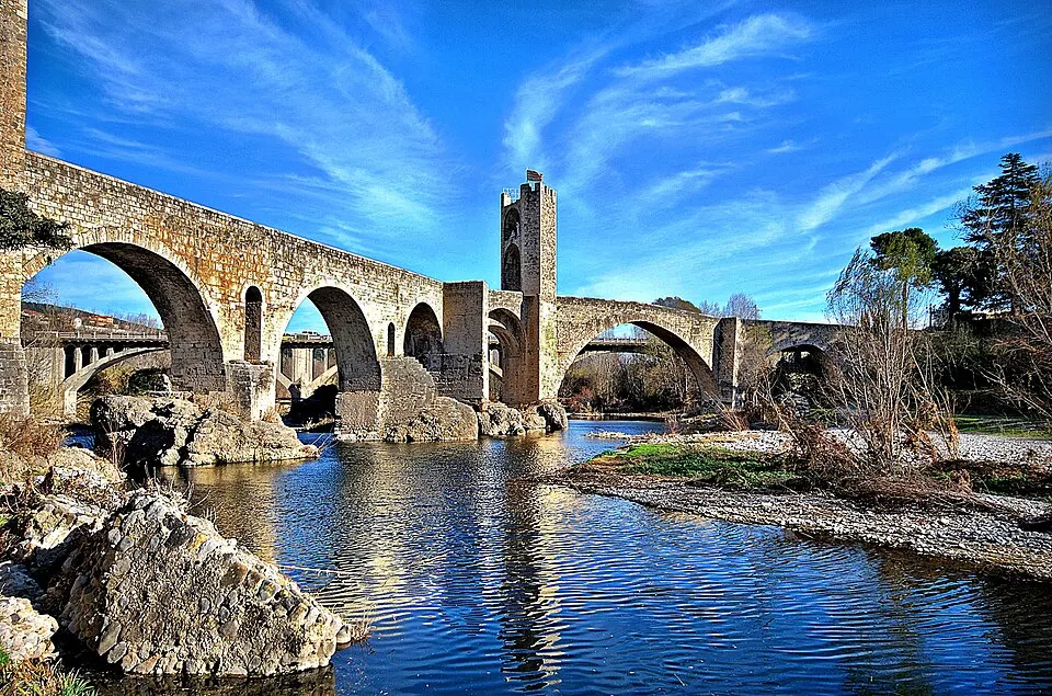 Puente románico de Besalú