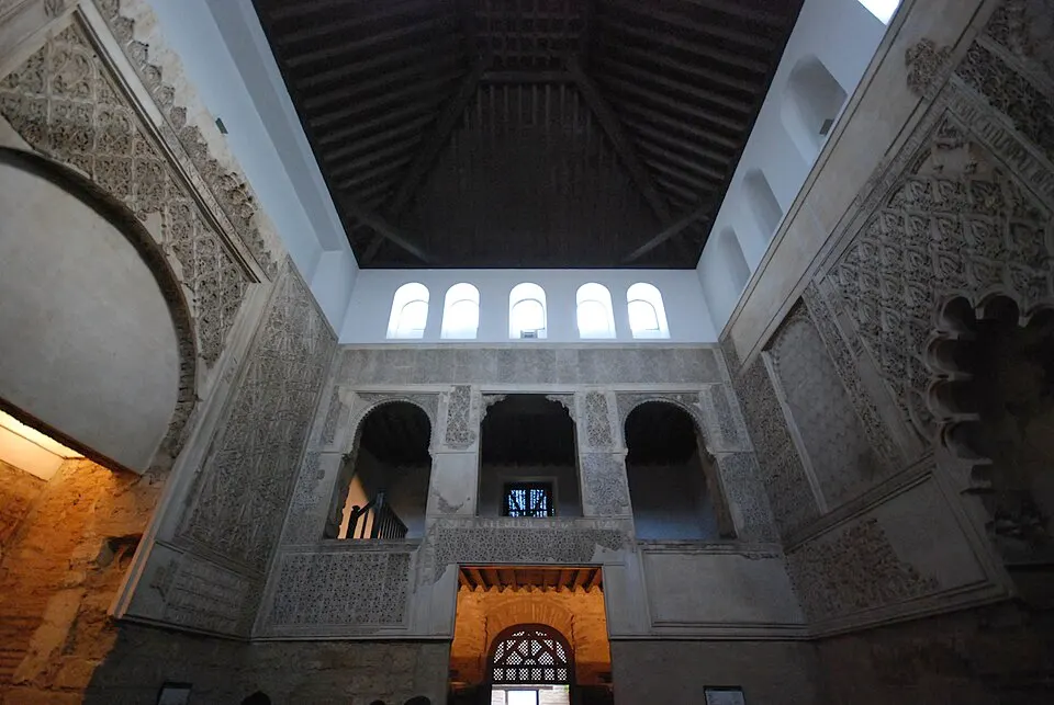 Interior mudéjar de la Sinagoga de Córdoba