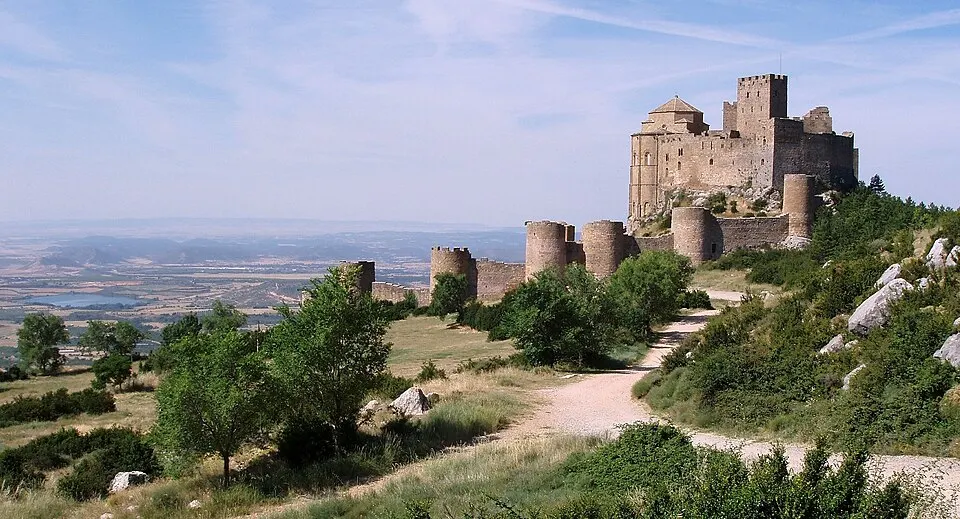 Castillo de Loarre sobre la roca