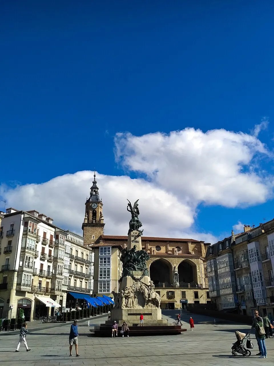 Plaza de la Virgen Blanca