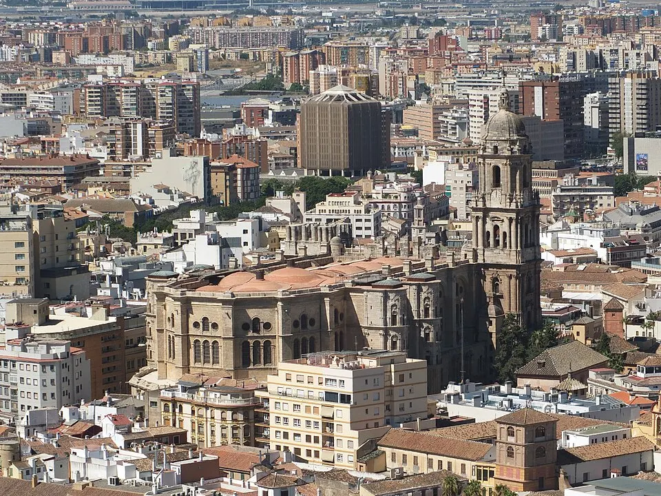 Catedral de Málaga con su torre inacabada