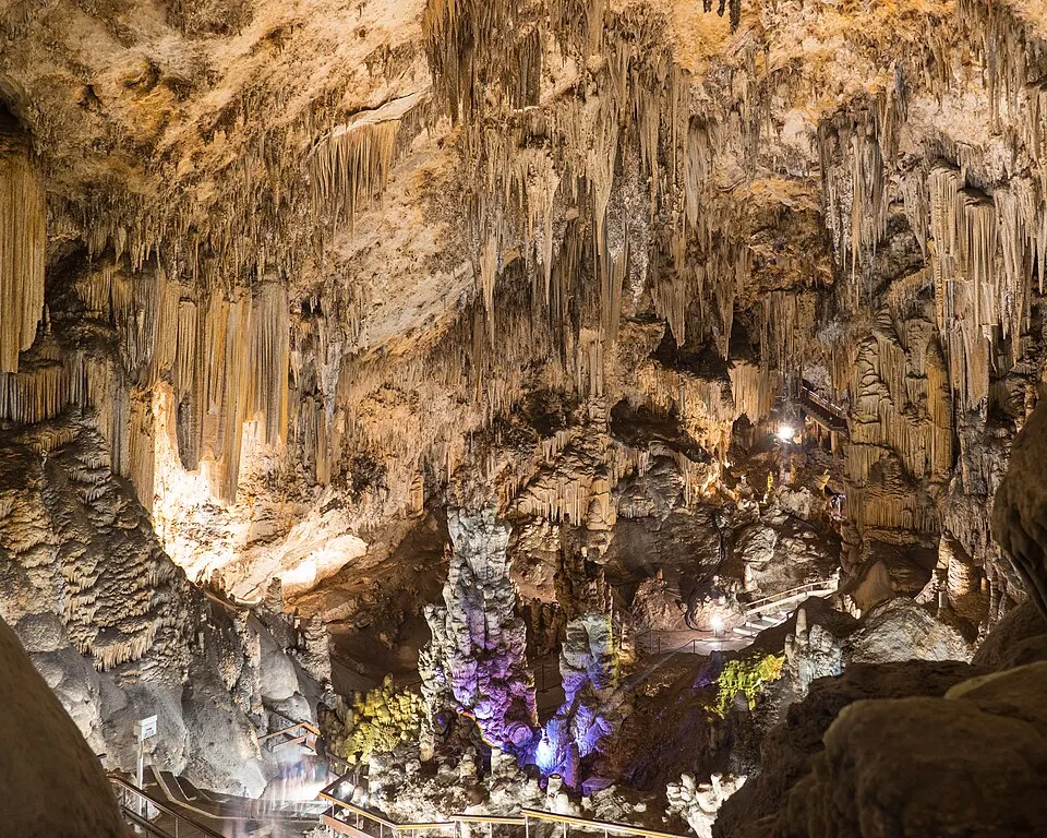 Interior de la Cueva de Nerja